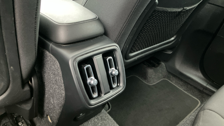 Volvo Xc40 1.5 T3 [163] Momentum 5dr Petrol Estate